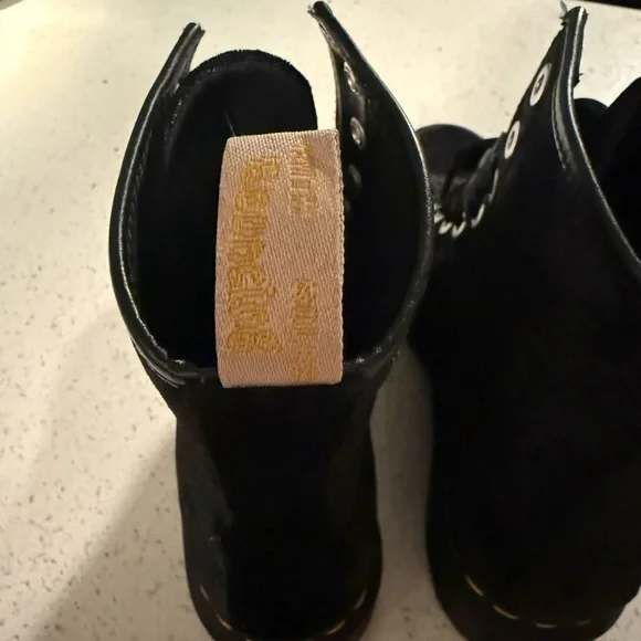 Dr. Martens 1460 Black Crushed Velvet Combat Lace-Up Boot - Picture 5 of 8